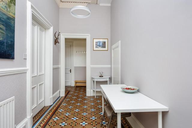 A Two Bedroom Apartment - Victorian Villa At 8 Priestfield Road เอดินบะระ ภายนอก รูปภาพ